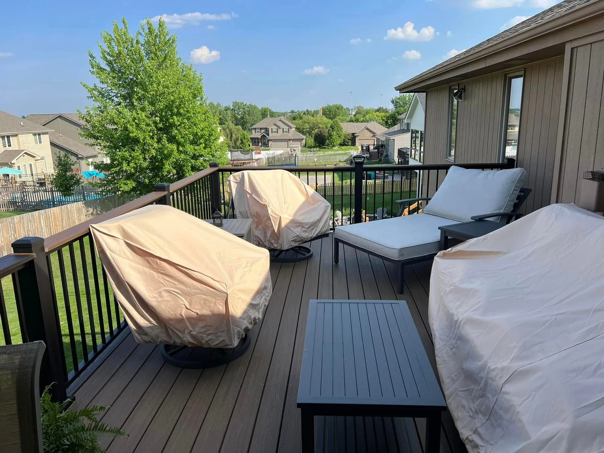 deck-builder-in-elkhorn-ne Looking for a trusted deck builder in Elkhorn, NE? Hunt Home Remodeling has over 27 Years of experience building strong, long-lasting decks for local homeowners.